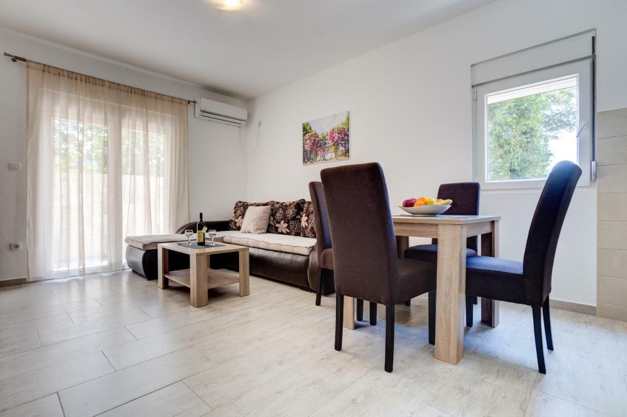 Fort City Apartments Tivat Exteriör bild